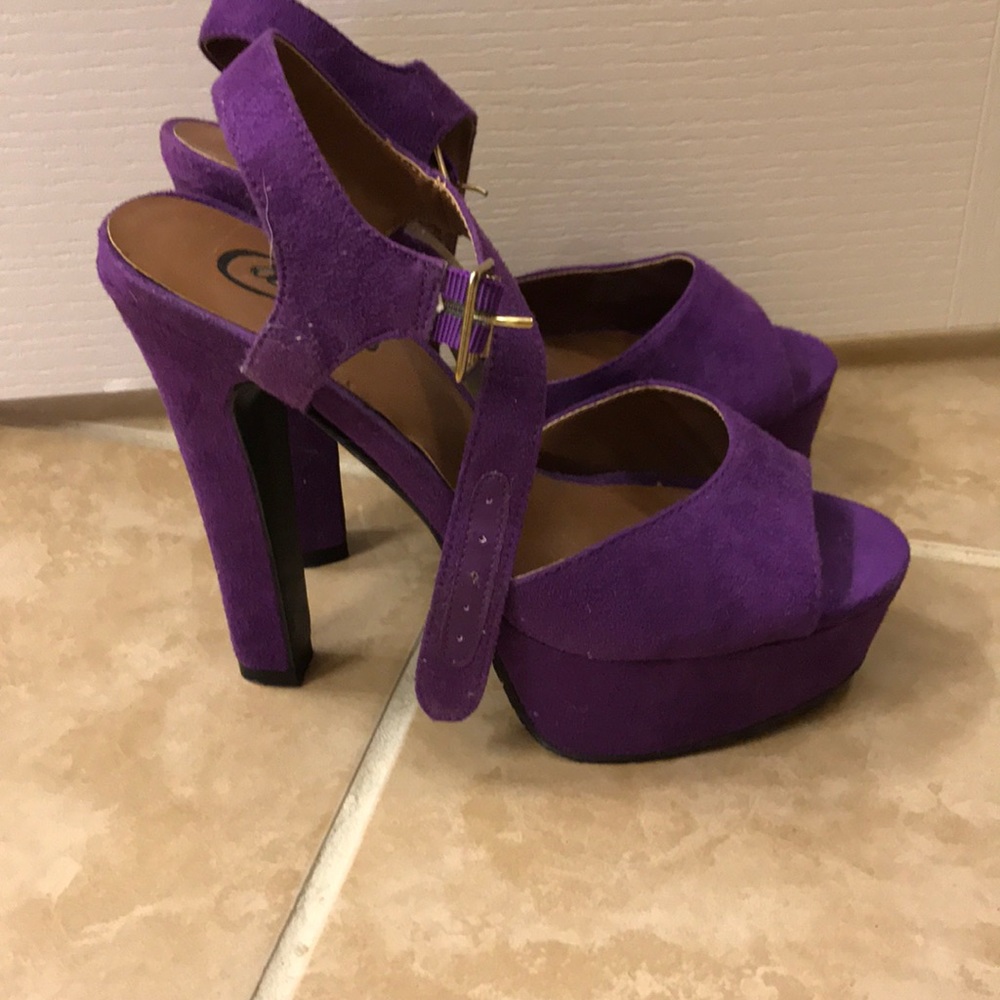 High heels - Picture 2 of 4
